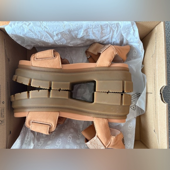 UGG Ashton Toast Platform Sandals - Size 9 - Brand New in Box - Picture 14 of 16